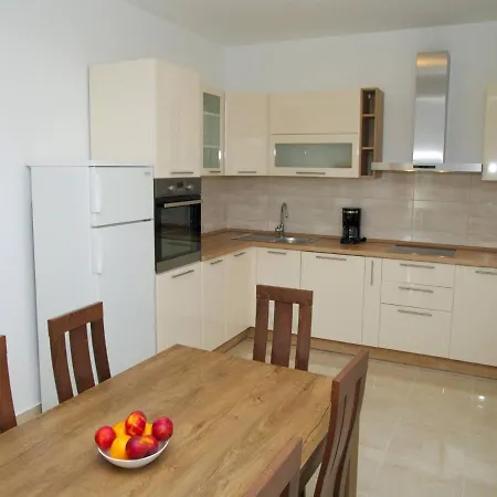 別荘 Holiday House With Pool, 6-8 Guests, Zadar