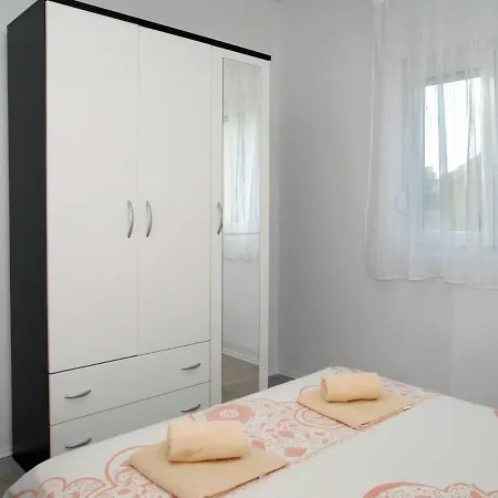 別荘 Holiday House With Pool, 6-8 Guests, Zadar *