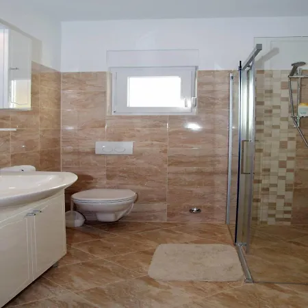 Holiday House With Pool, 6-8 Guests, Zadar 別荘