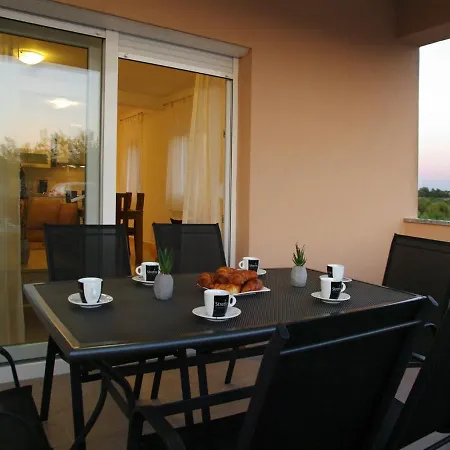 펜션 Holiday House With Pool, 6-8 Guests, Zadar Crno