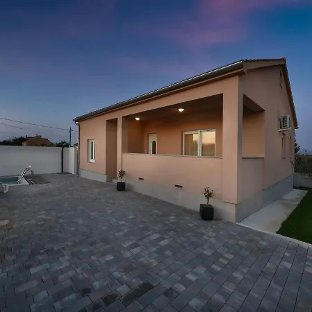 Holiday House With Pool, 6-8 Guests, Zadar *